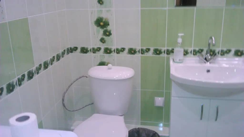 Меблированные комнаты One-Bedroom na 30let Pobedy 15d: фото 6