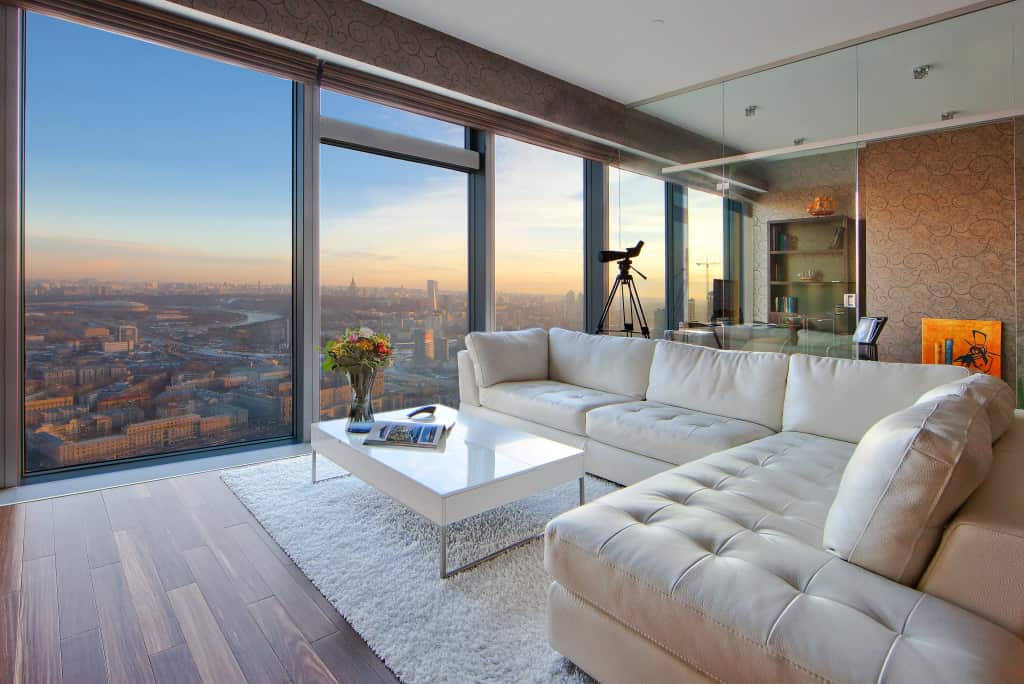 Апартаменты Golden Apartments Falcon jacuzzi on 48th floor: главное фото 1