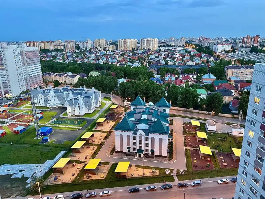 Олимпийский бульвар с видом на город: фото 5